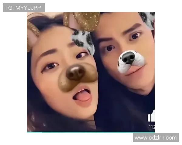 王鹤棣与足球明星亲密合照展现运动魅力与友谊时刻